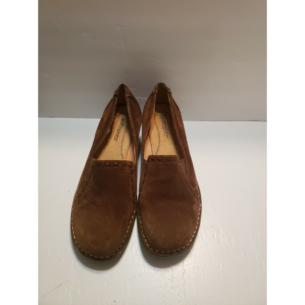softspots shoes for women. Brown Suede. Size 8. Slip resistant.
